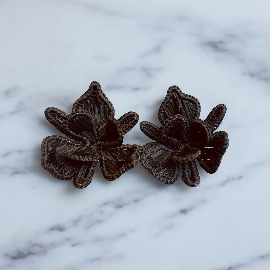 ARETES ORQUIDEAS NEGRO: imagen 1