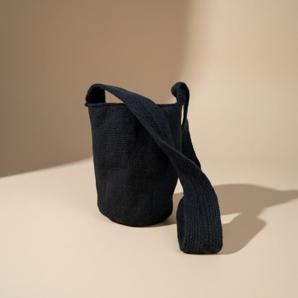 MOCHILA LANA NEGRA